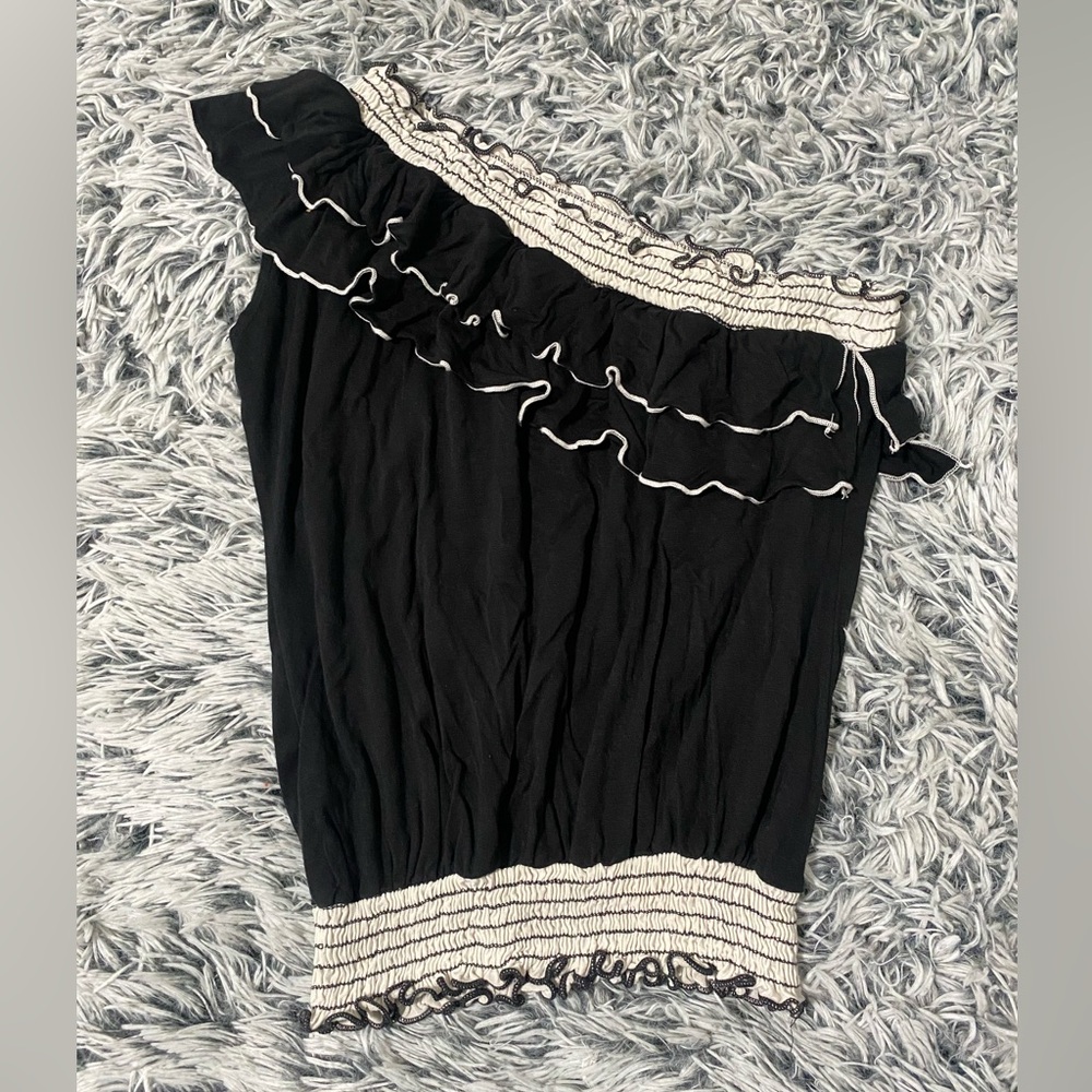 Black and White One Shoulder Ruffle Top - Picture 3 of 6